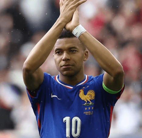 Kdo zdědí legendární číslo 10 Realu Madrid? Mbappé, nebo Güler?